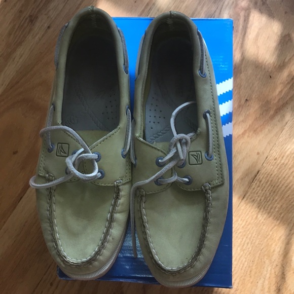 Women’s Sperry’s 6 1/2 M - Picture 4 of 5